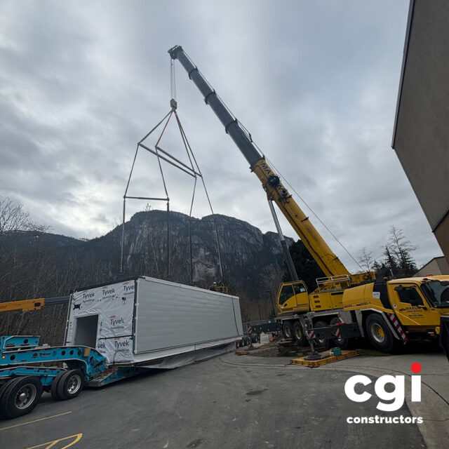A premanufactured modular building was delivered and successfully hoisted into place, marking a huge step forward for our project at Squamish General Hospital. We are now getting ready for diagnostic imaging equipment and commissioning. 
Great work by the entire team to coordinate such a complex install and keep things moving forward.

#CGIConstructors #ProjectMilestone